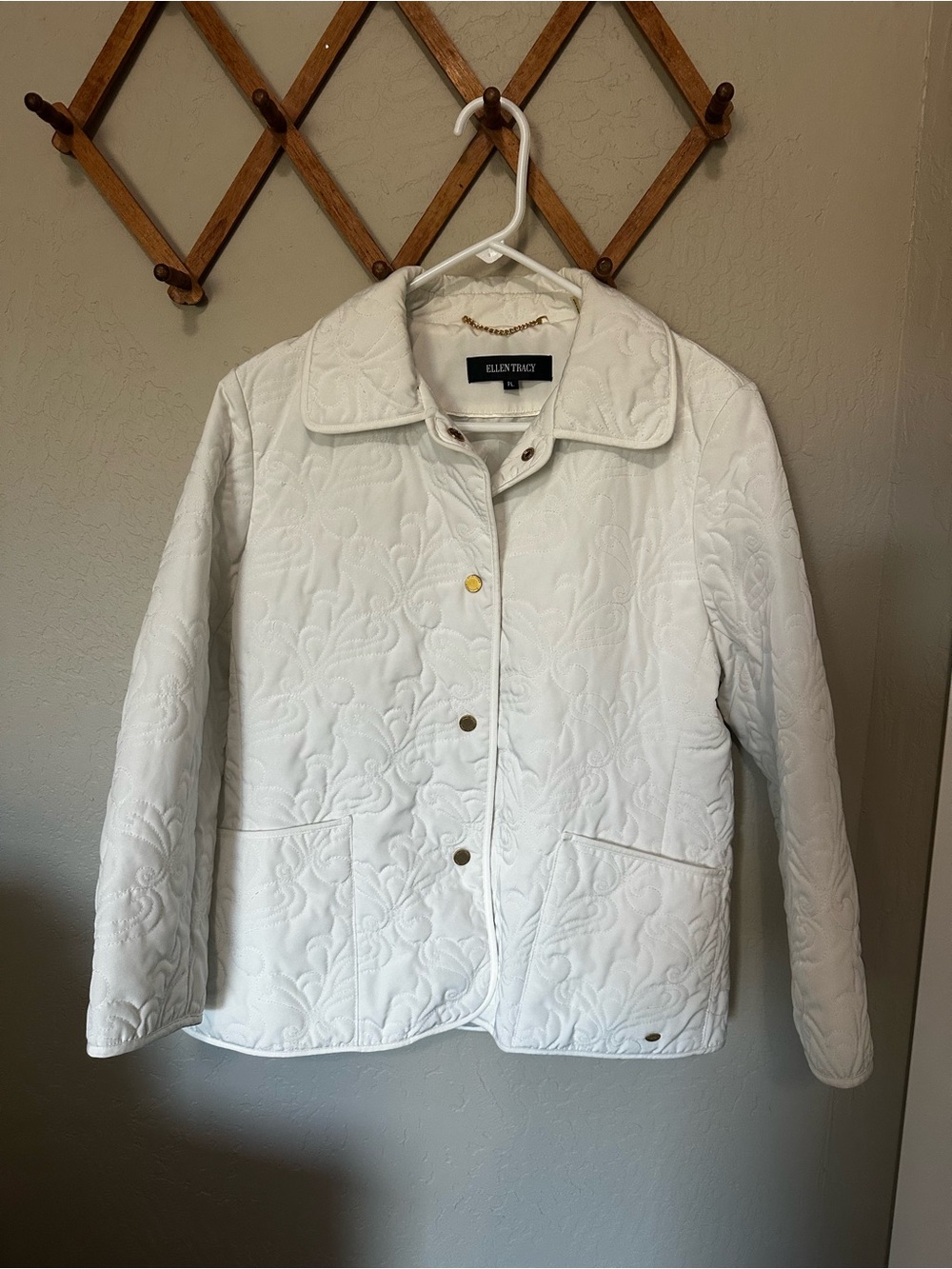 Ellen Tracy Ivory Quilted Embossed Jacket